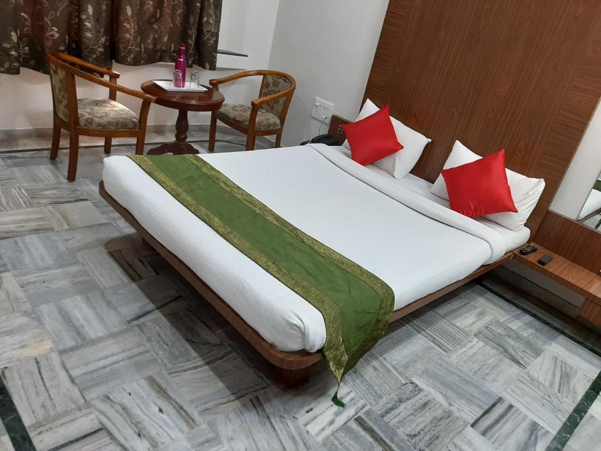City Palace Hotel होटल सिटी पैलेस Nashik Exterior foto