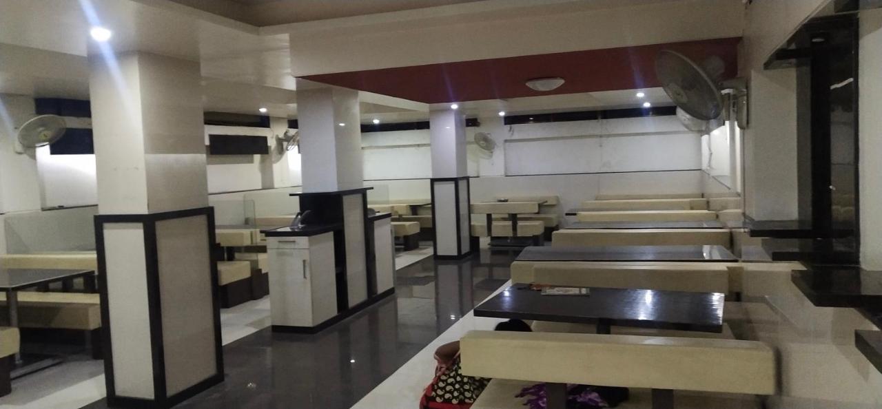 City Palace Hotel होटल सिटी पैलेस Nashik Exterior foto