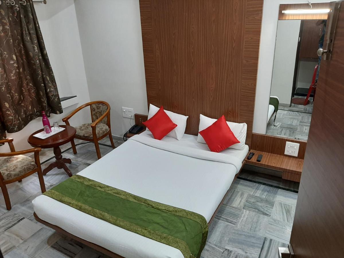City Palace Hotel होटल सिटी पैलेस Nashik Exterior foto